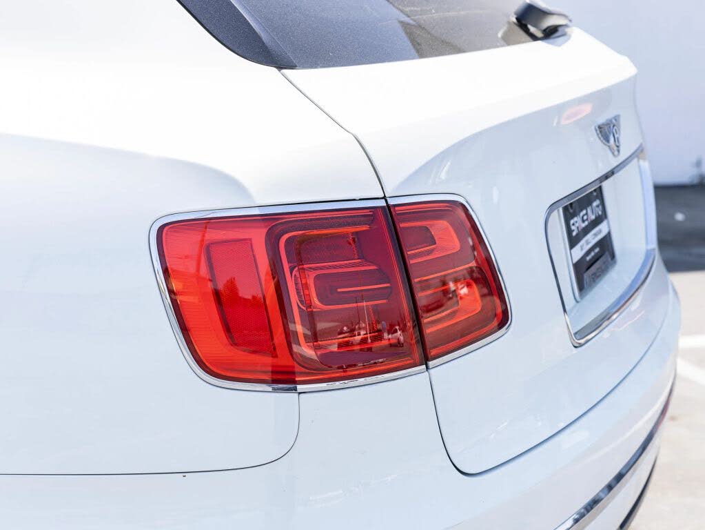 2018 Bentley Bentayga W12 Signature Edition AWD photo 19