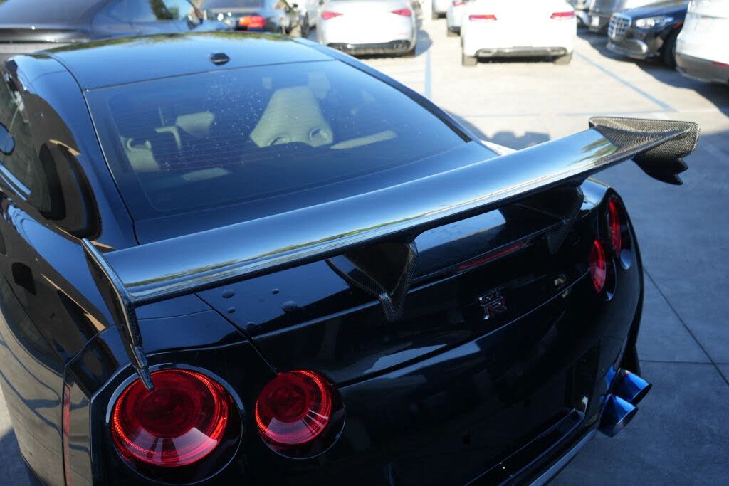 2020 Nissan GT-R Premium AWD photo 14