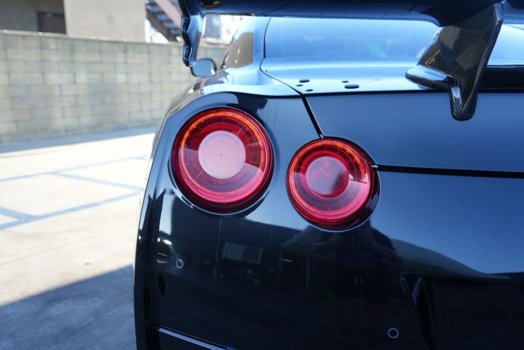 2020 Nissan GT-R Premium AWD photo 15