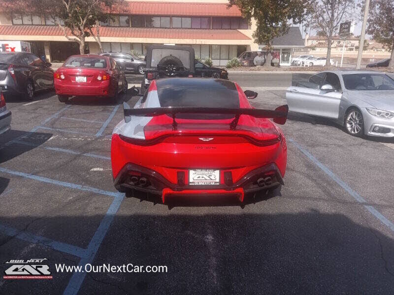 2019 Aston Martin Vantage RWD photo 16