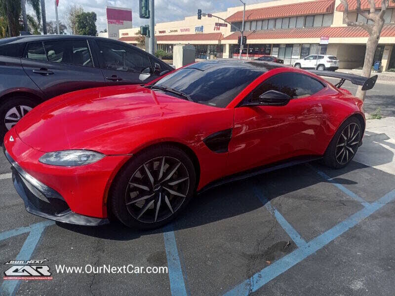 2019 Aston Martin Vantage RWD photo 4