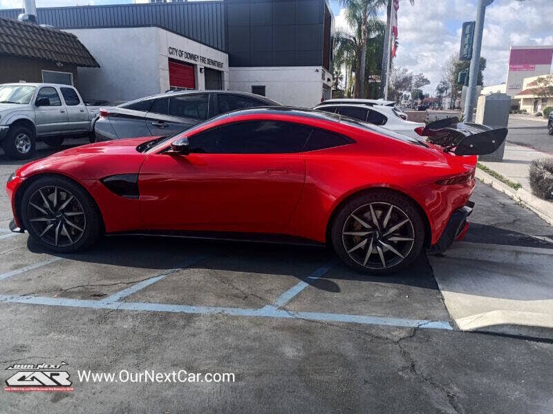 2019 Aston Martin Vantage RWD photo 8