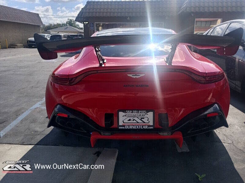 2019 Aston Martin Vantage RWD photo 10