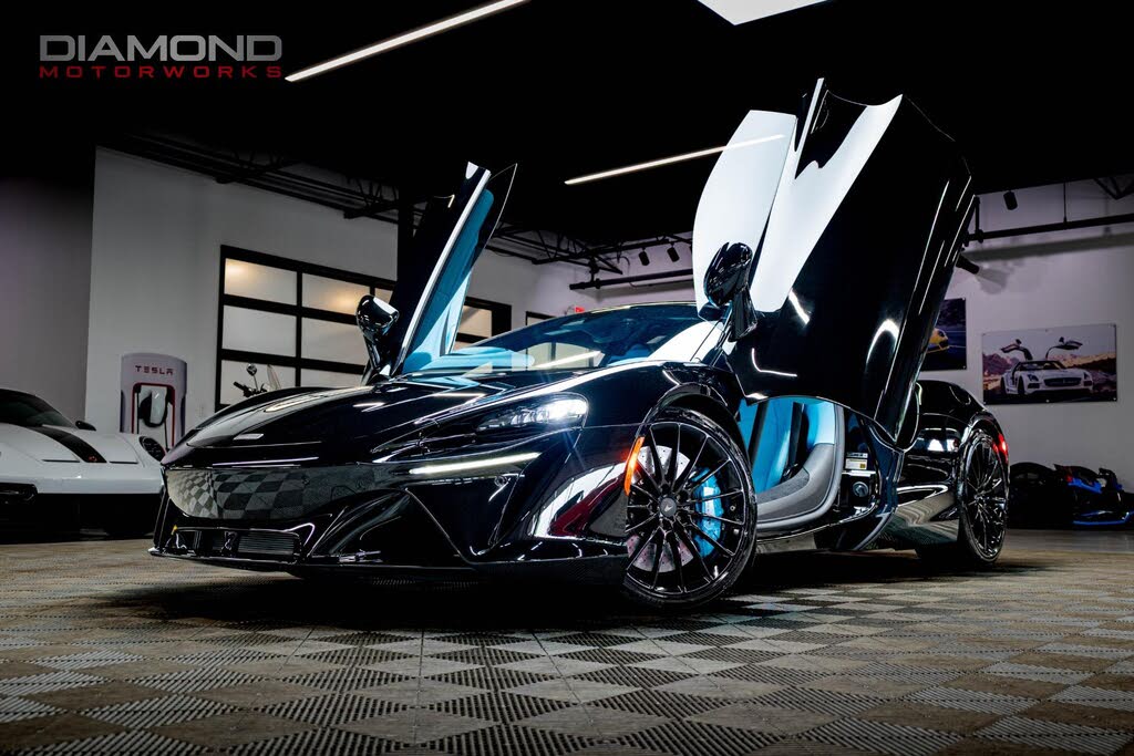 2026 McLaren Artura RWD