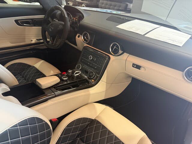 2011 Mercedes-Benz SLS AMG photo 11