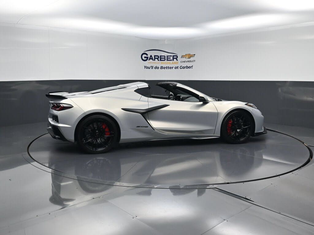 2023 Chevrolet Corvette Z06 2LZ Coupe RWD photo 2