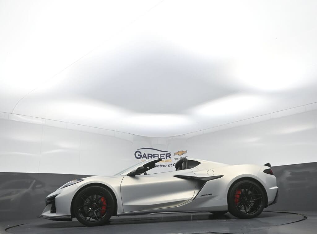 2023 Chevrolet Corvette Z06 2LZ Coupe RWD photo 11
