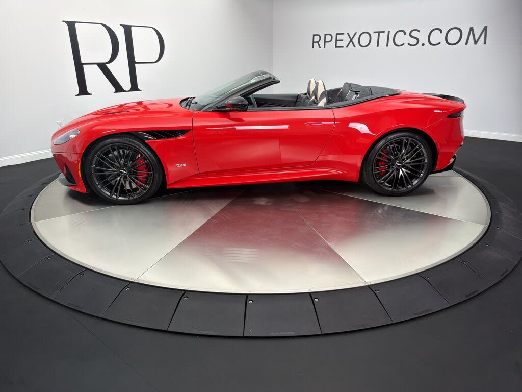 2023 Aston Martin DBS Superleggera Volante RWD photo 3