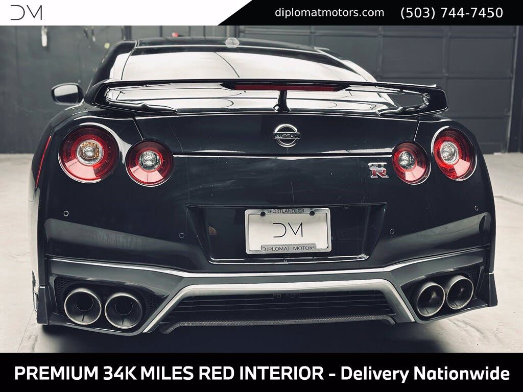 2018 Nissan GT-R Premium AWD photo 16