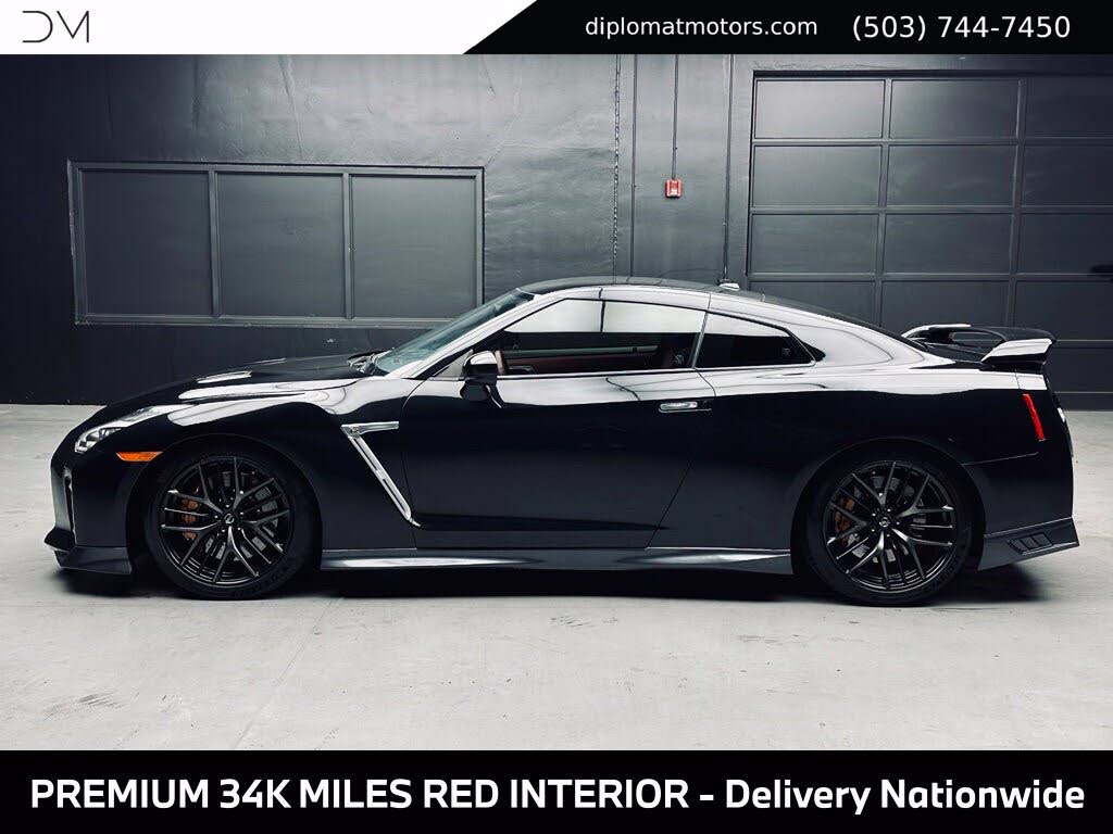 2018 Nissan GT-R Premium AWD photo 4
