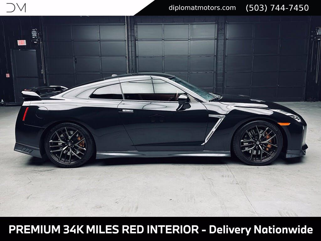 2018 Nissan GT-R Premium AWD photo 8