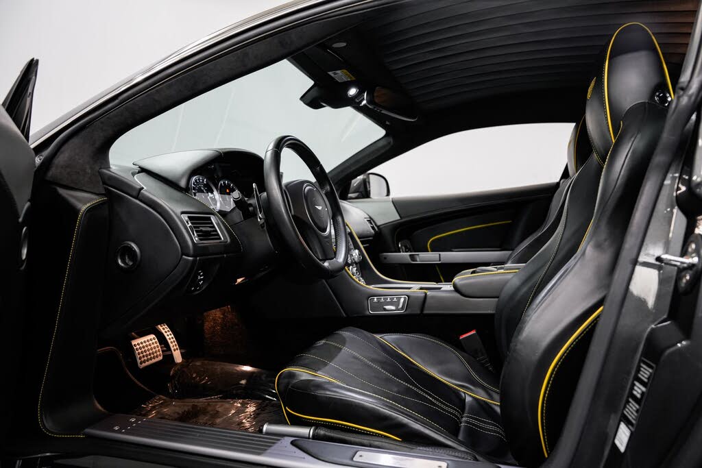 2014 Aston Martin DB9 Coupe RWD photo 18
