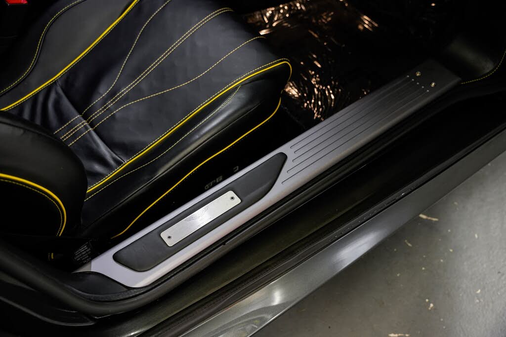 2014 Aston Martin DB9 Coupe RWD photo 23
