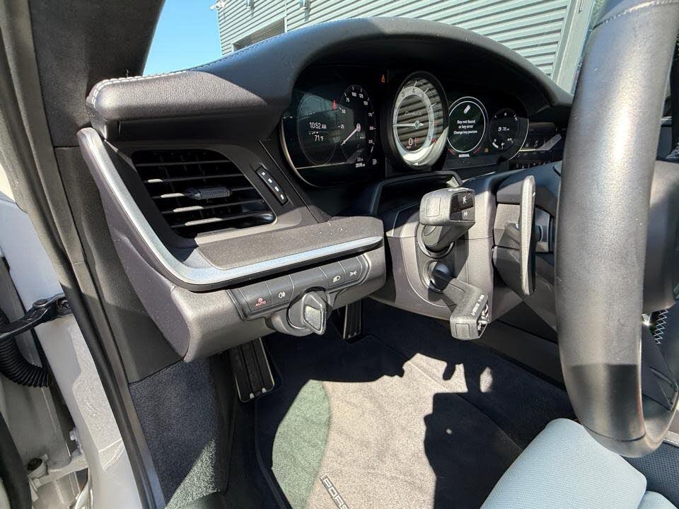 2022 Porsche 911 Turbo Coupe AWD photo 23 of 24