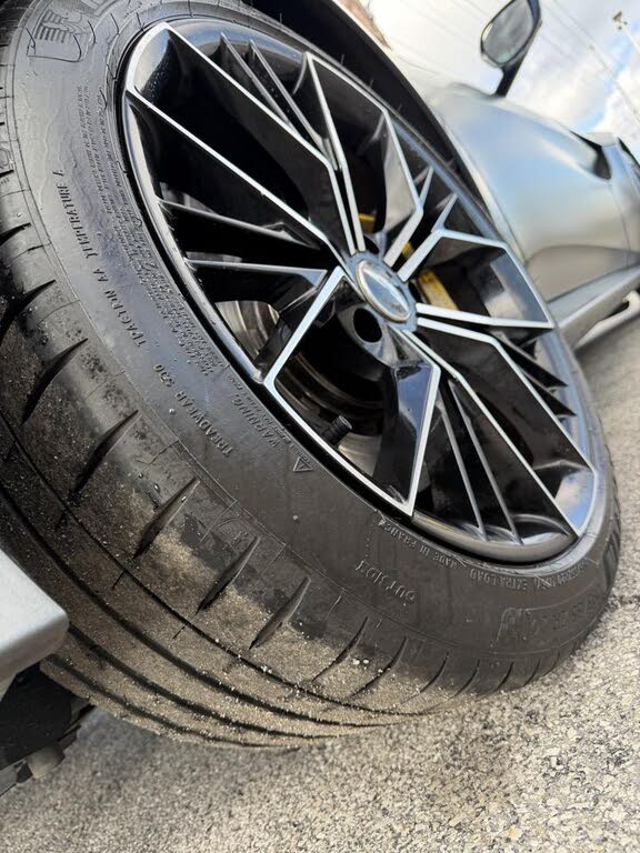 2021 Aston Martin Vantage Coupe RWD photo 16