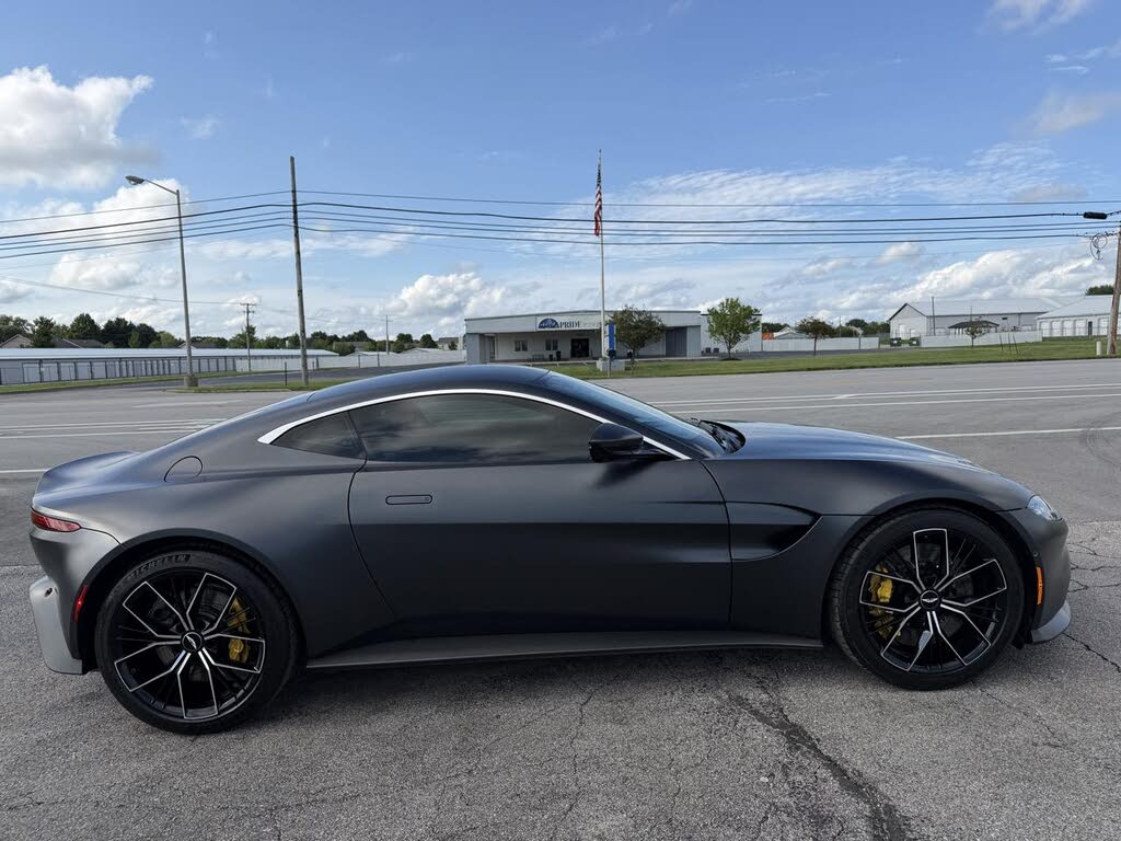 2021 Aston Martin Vantage Coupe RWD photo 17
