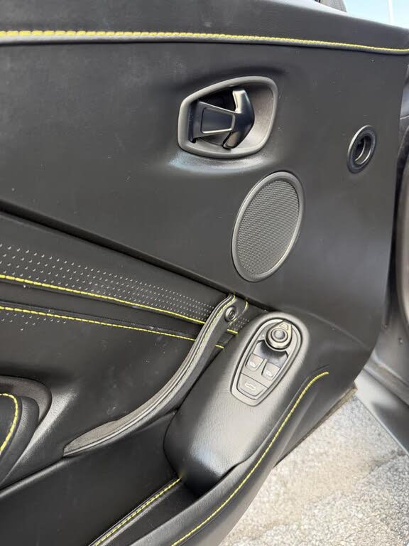 2021 Aston Martin Vantage Coupe RWD photo 23