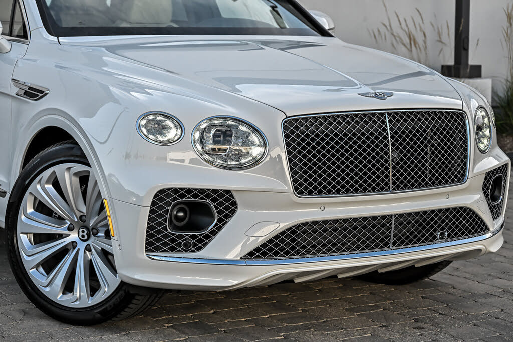 2023 Bentley Bentayga Azure V8 AWD photo 2