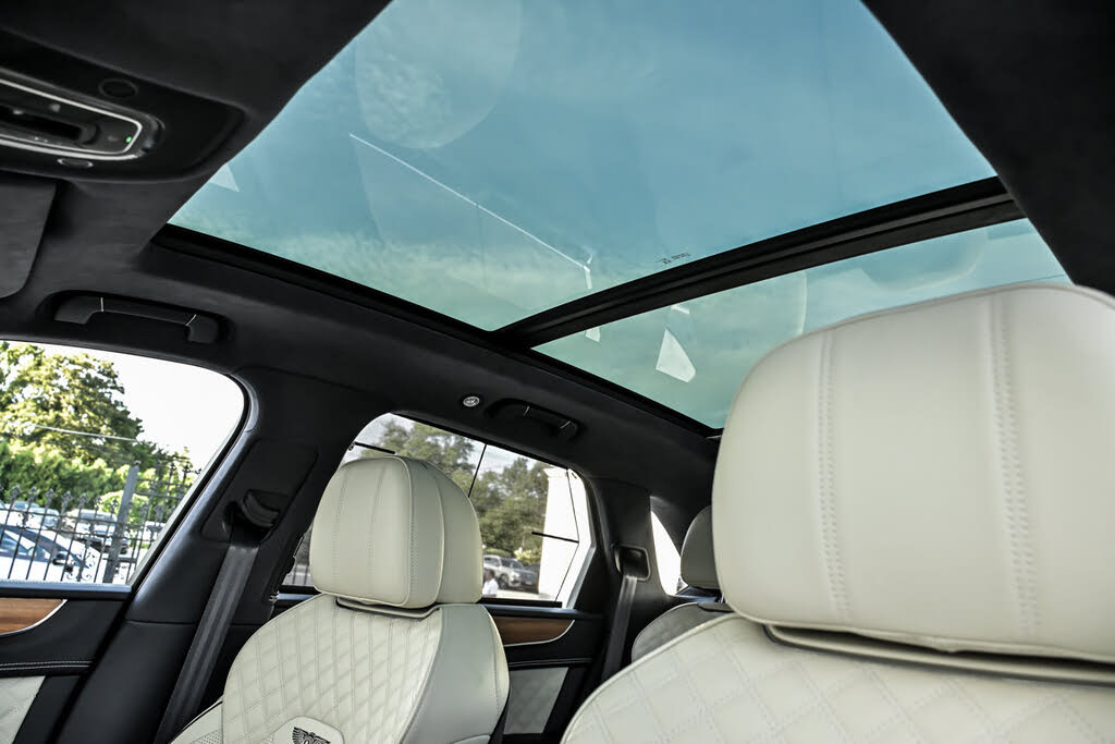 2023 Bentley Bentayga Azure V8 AWD photo 22