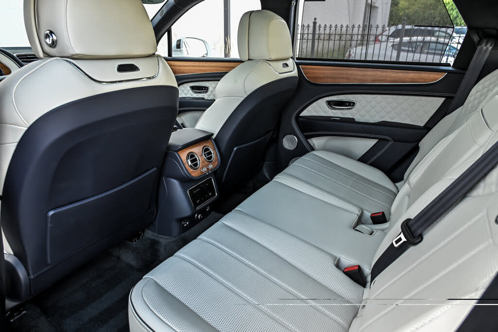 2023 Bentley Bentayga Azure V8 AWD photo 24
