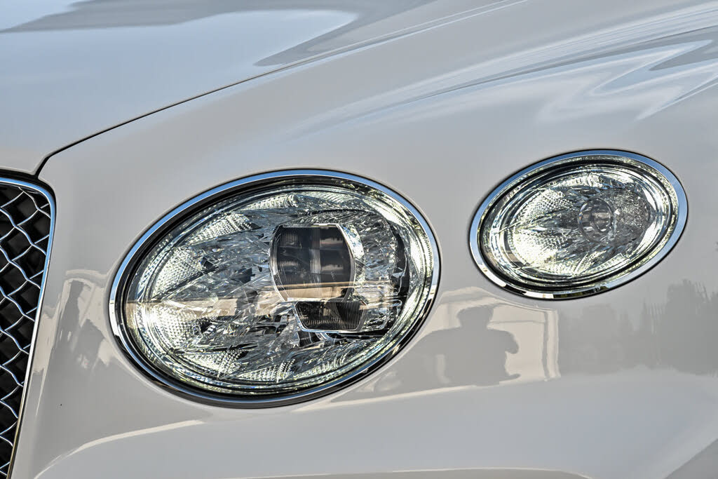 2023 Bentley Bentayga Azure V8 AWD photo 7