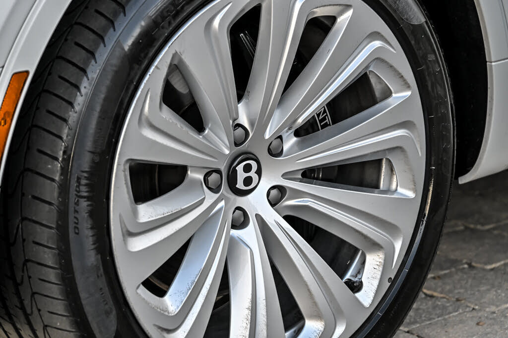 2023 Bentley Bentayga Azure V8 AWD photo 8