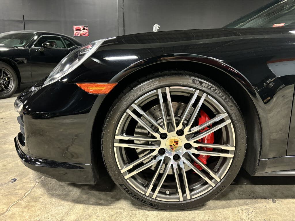 2016 Porsche 911 Turbo Coupe AWD photo 20 of 24