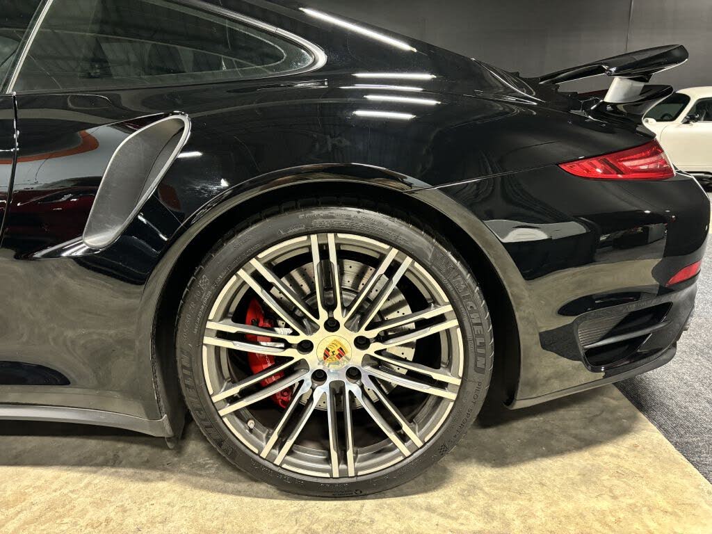 2016 Porsche 911 Turbo Coupe AWD photo 22 of 24