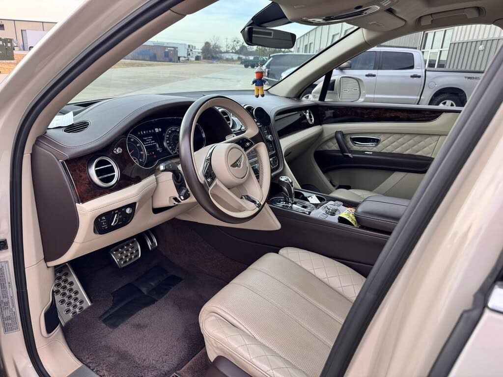 2018 Bentley Bentayga W12 Signature Edition AWD photo 13