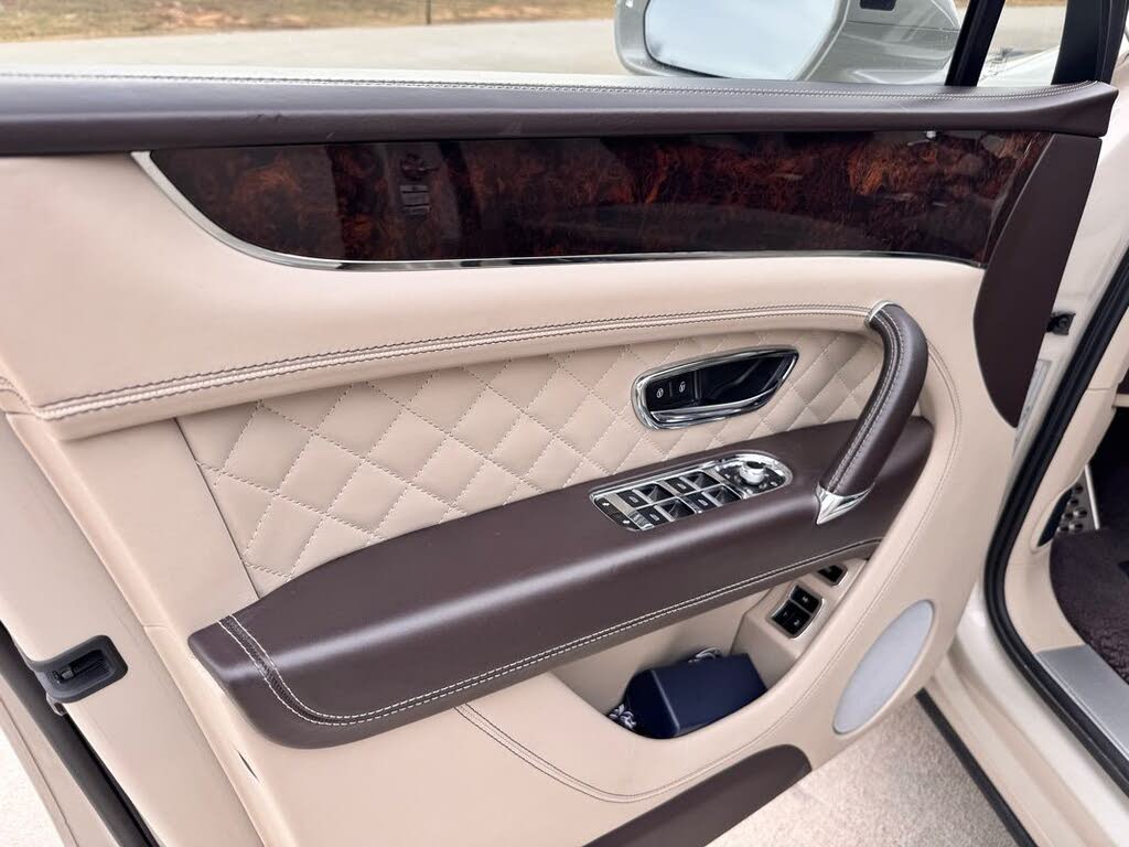 2018 Bentley Bentayga W12 Signature Edition AWD photo 15