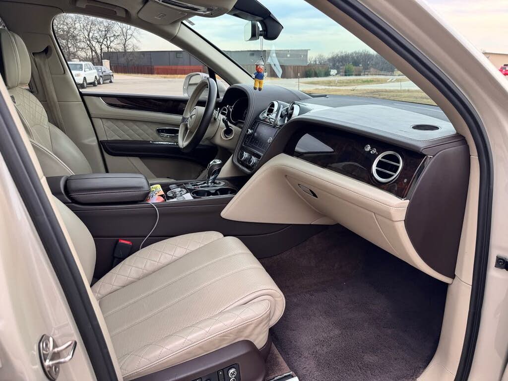 2018 Bentley Bentayga W12 Signature Edition AWD photo 16