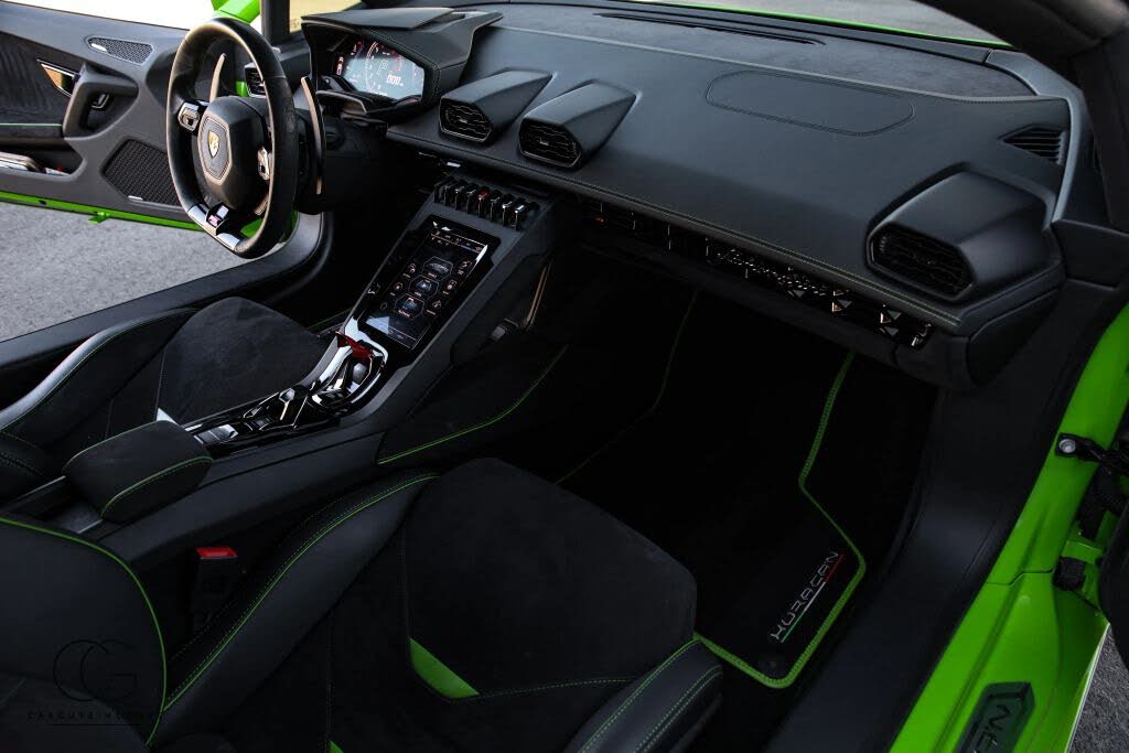 2020 Lamborghini Huracan photo 11