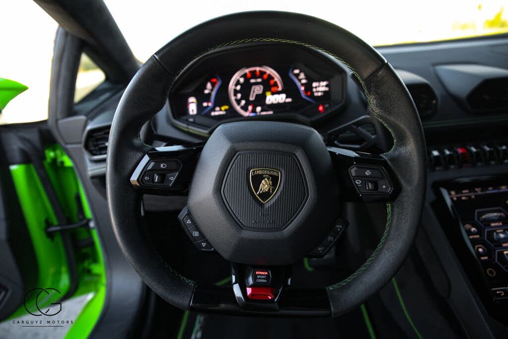 2020 Lamborghini Huracan photo 12