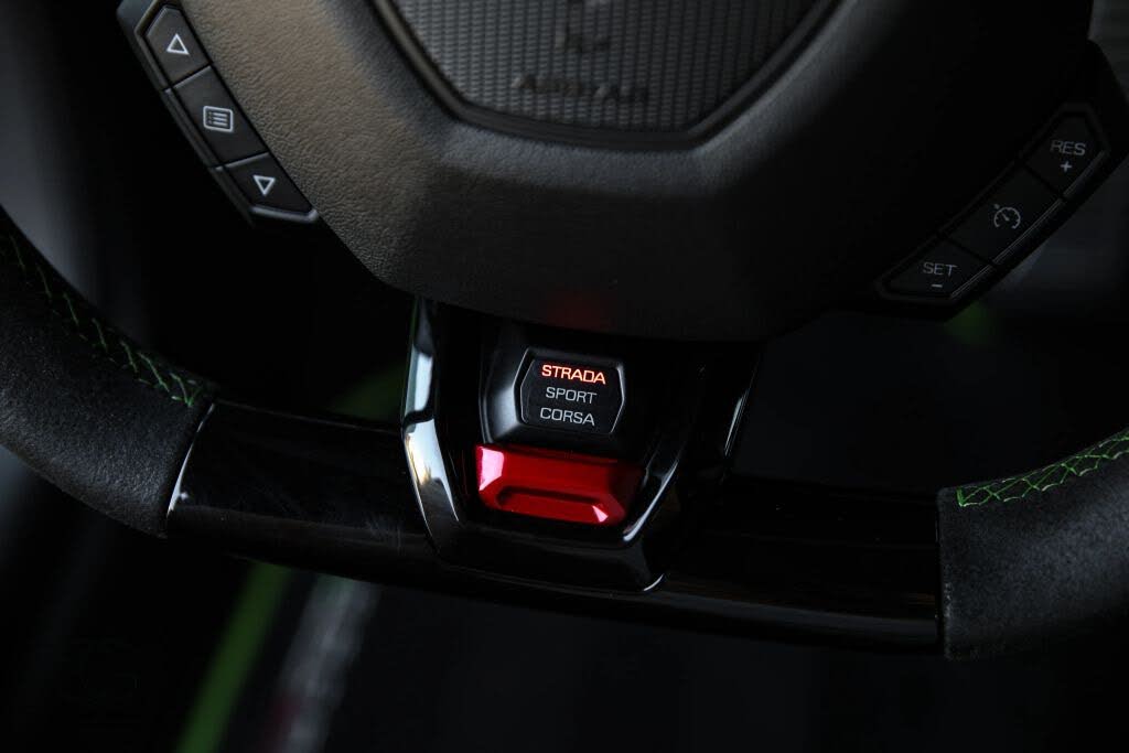 2020 Lamborghini Huracan photo 15