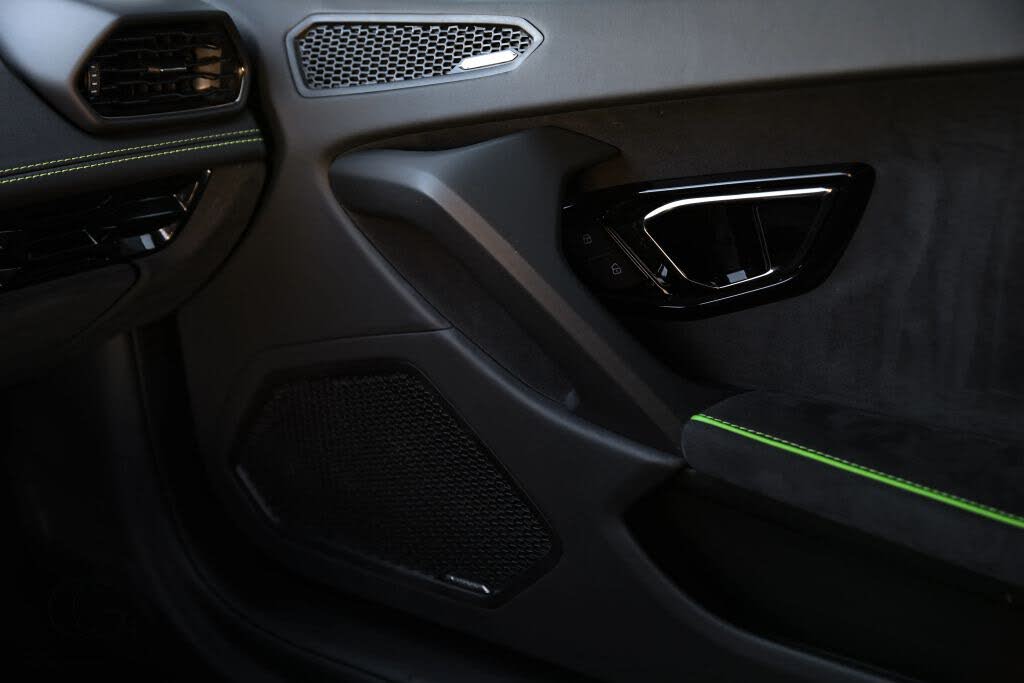 2020 Lamborghini Huracan photo 19