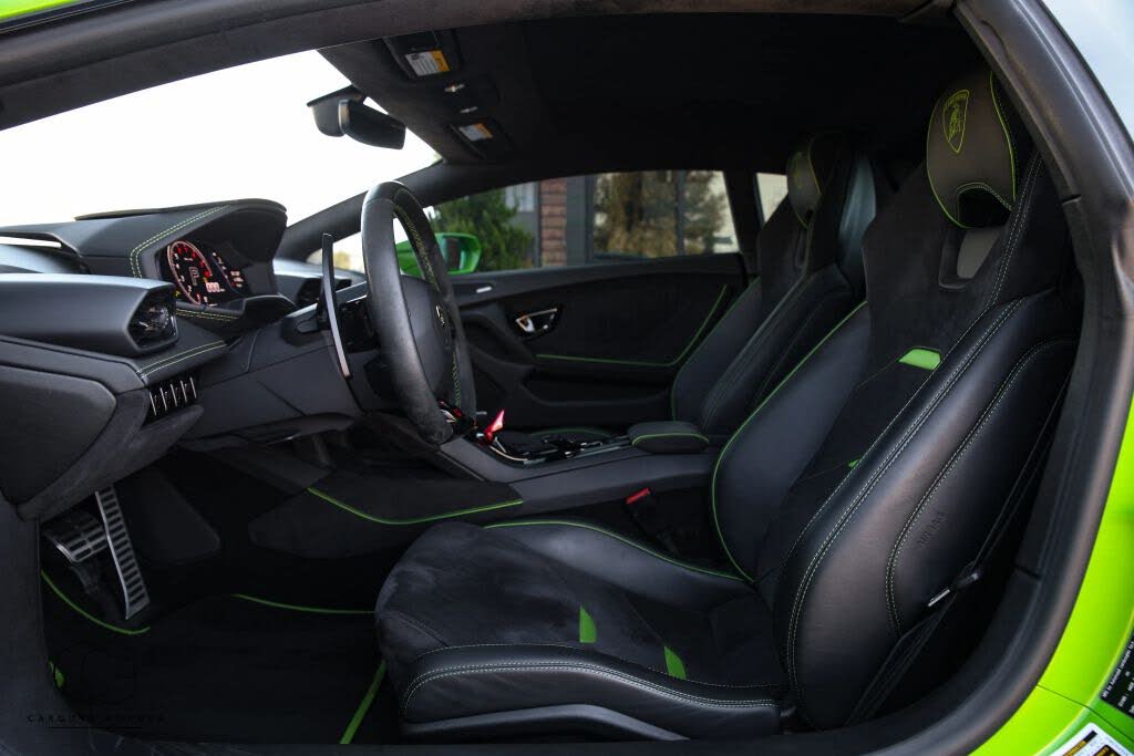 2020 Lamborghini Huracan photo 4