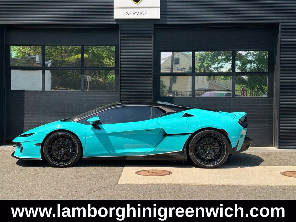 2026 Lamborghini Temerario AWD photo 2
