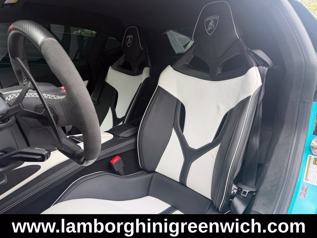 2026 Lamborghini Temerario AWD photo 17