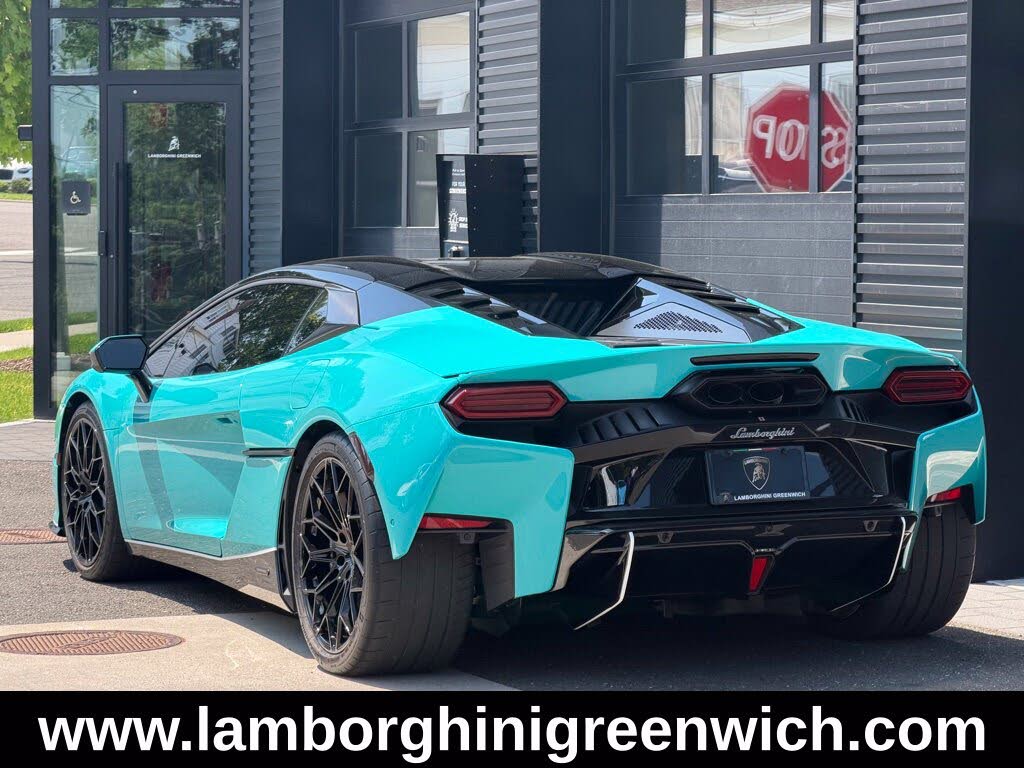 2026 Lamborghini Temerario AWD photo 3