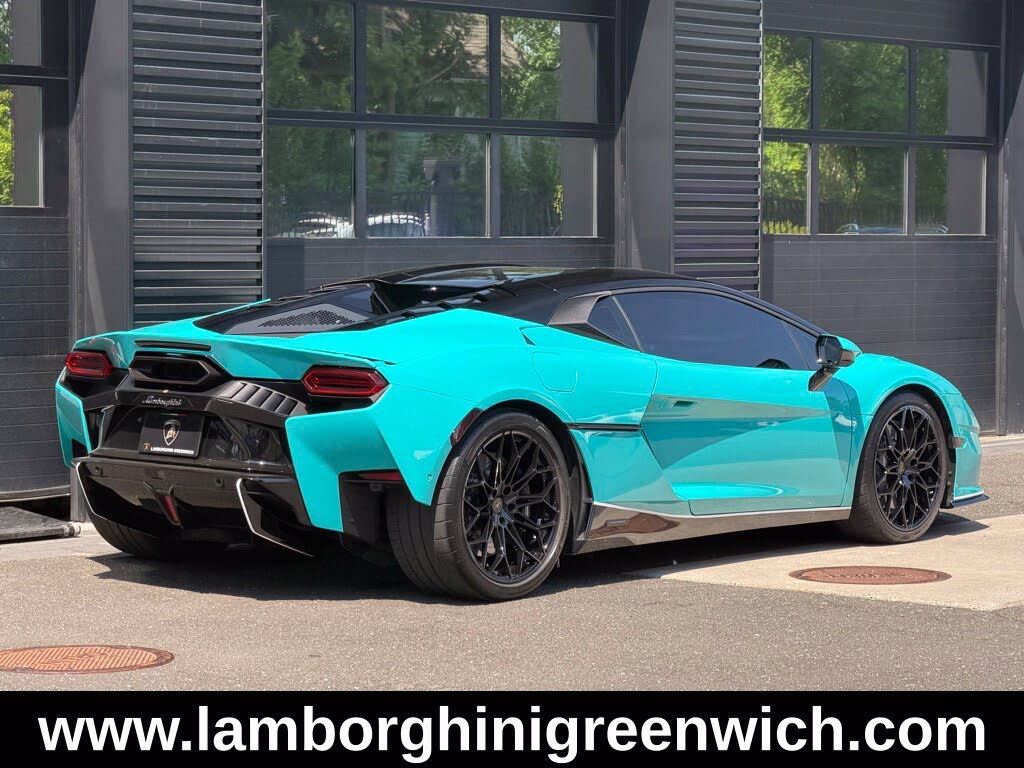 2026 Lamborghini Temerario AWD photo 4