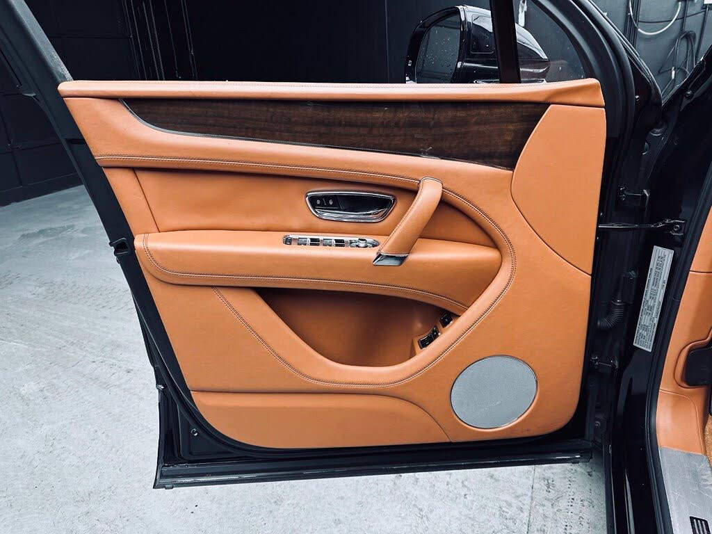 2019 Bentley Bentayga V8 AWD photo 24
