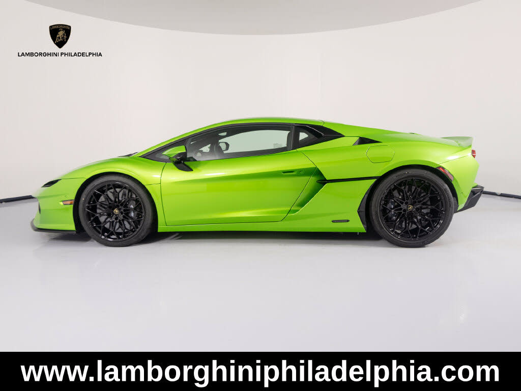 2026 Lamborghini Temerario AWD photo 2