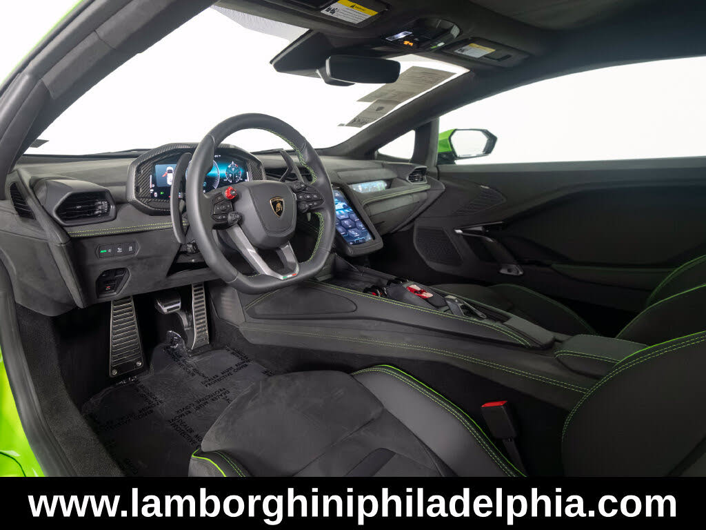 2026 Lamborghini Temerario AWD photo 16