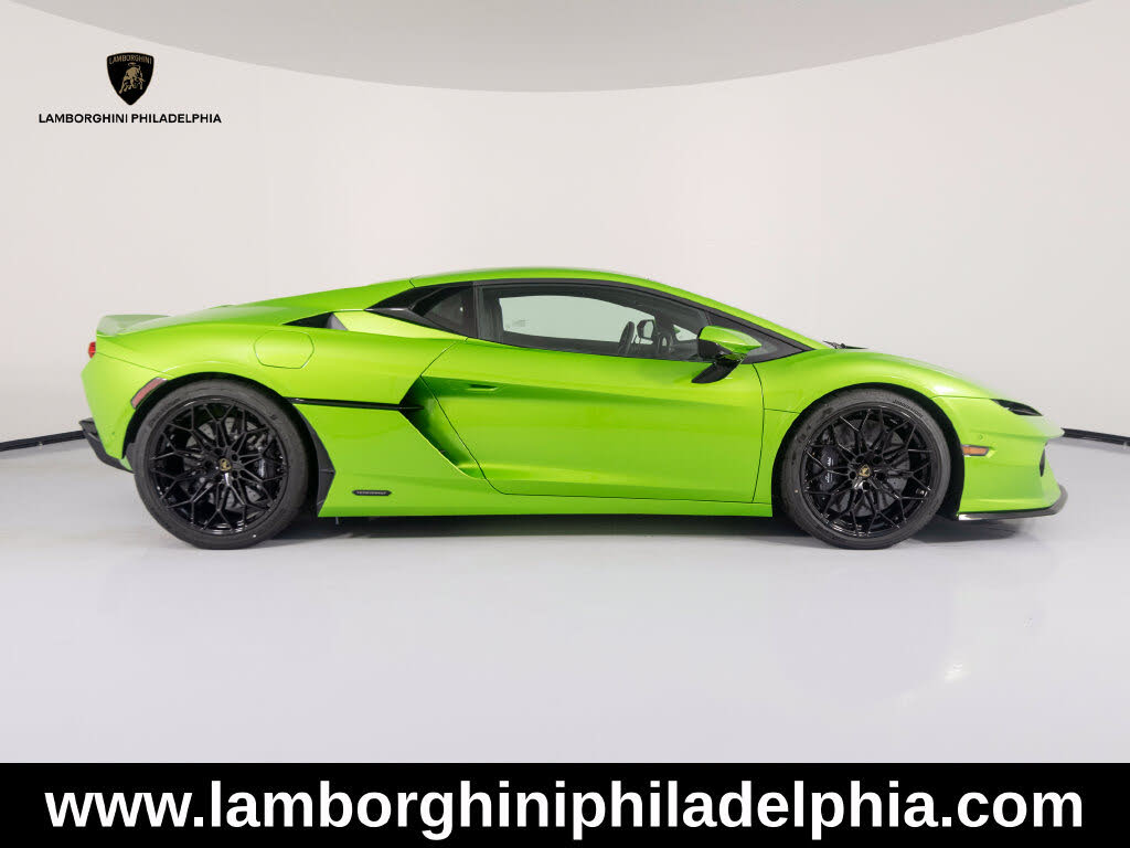 2026 Lamborghini Temerario AWD photo 6
