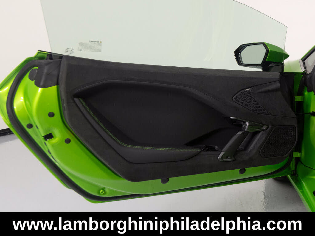 2026 Lamborghini Temerario AWD photo 10