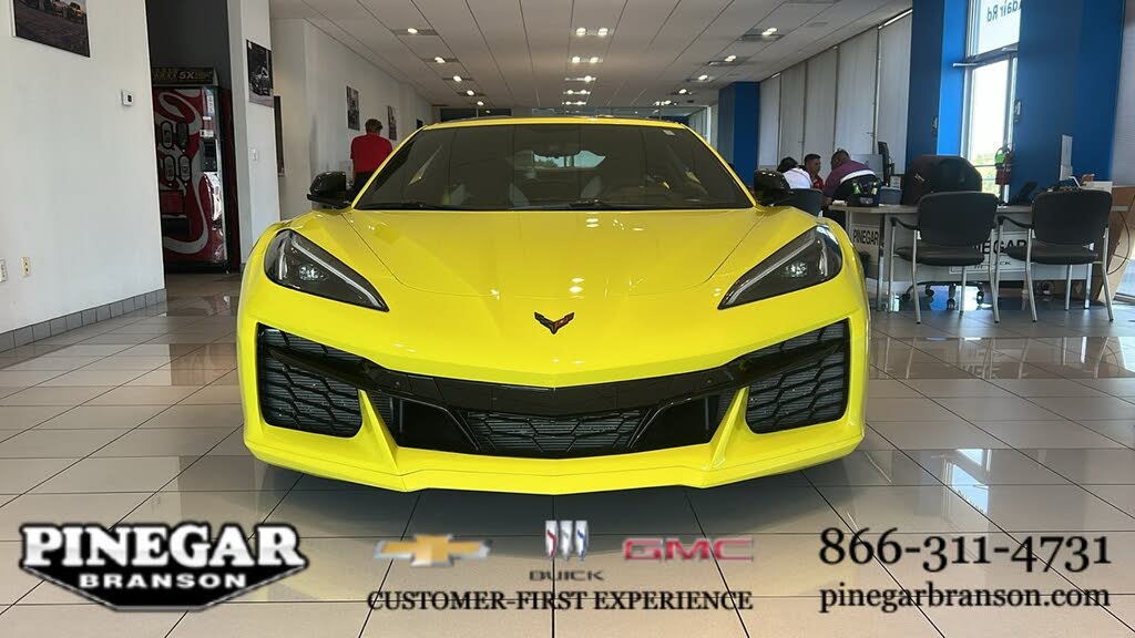 2023 Chevrolet Corvette Z06 2LZ Coupe RWD photo 2