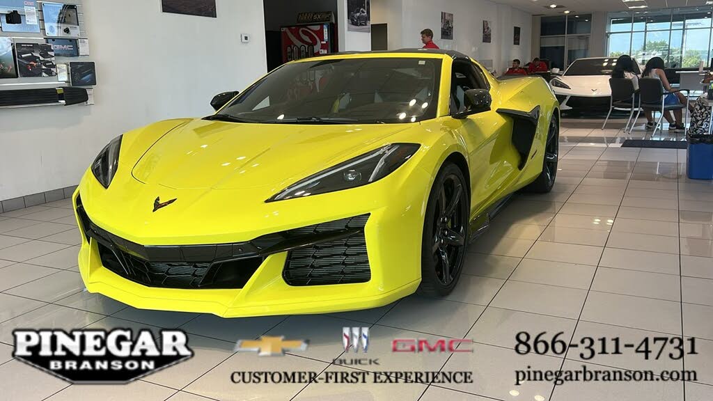 2023 Chevrolet Corvette Z06 2LZ Coupe RWD photo 3