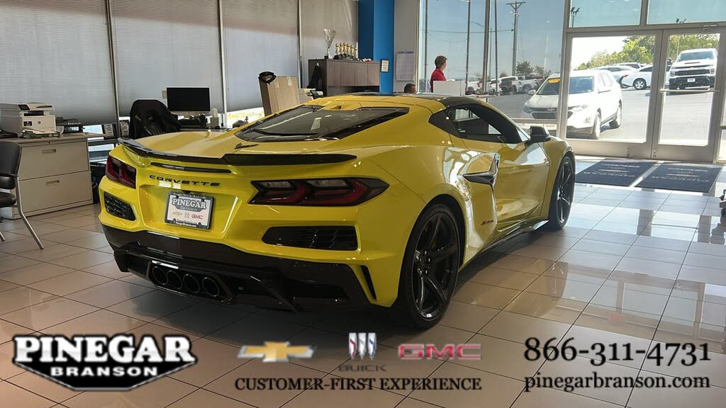 2023 Chevrolet Corvette Z06 2LZ Coupe RWD photo 8