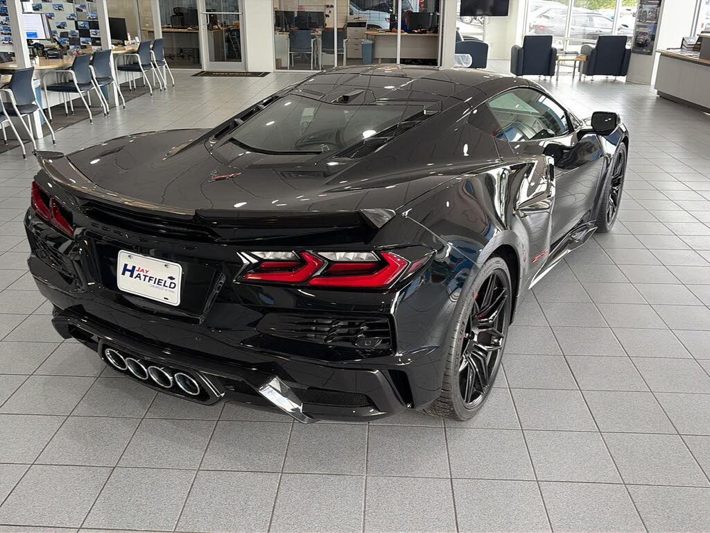 2025 Chevrolet Corvette Z06 3LZ Coupe RWD photo 4 of 6