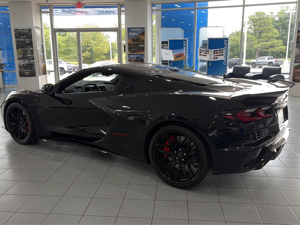 2025 Chevrolet Corvette Z06 3LZ Coupe RWD photo 6 of 6